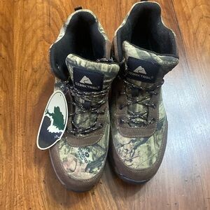 OzarkTrail waterproof boots, size 12 NWT